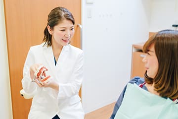 日本歯周病学会指導医、認定医が対応